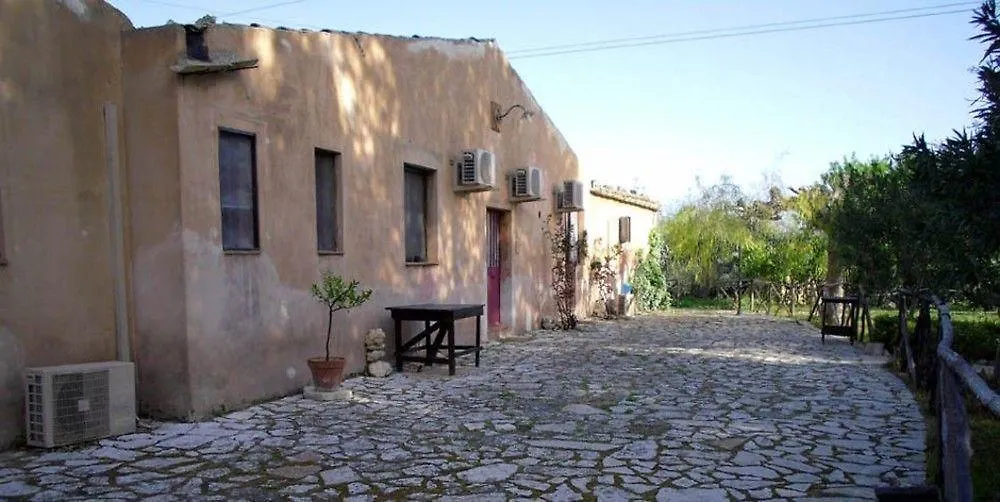 Κατάλυμα σε φάρμα Agriturismo Terra Di Pace Νότο Ιταλία